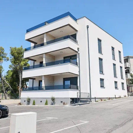 Two Bedroom Apt Luxury Gold Ivana With Private Parking アパート ザダル