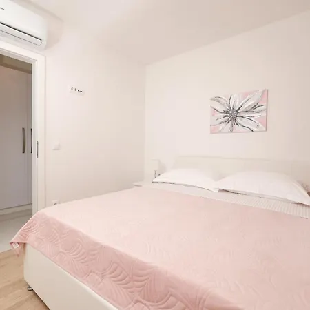アパート Two Bedroom Apt Luxury Gold Ivana With Private Parking ザダル