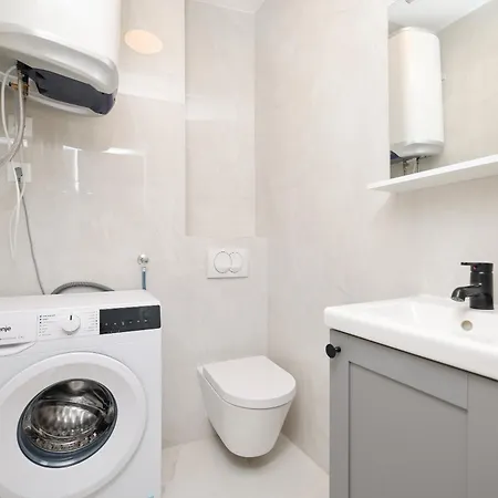 Two Bedroom Apt Luxury Gold Ivana With Private Parking アパート *